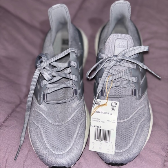 Adidas Woman Ultraboost 22 (NEW no box) - Picture 6 of 6